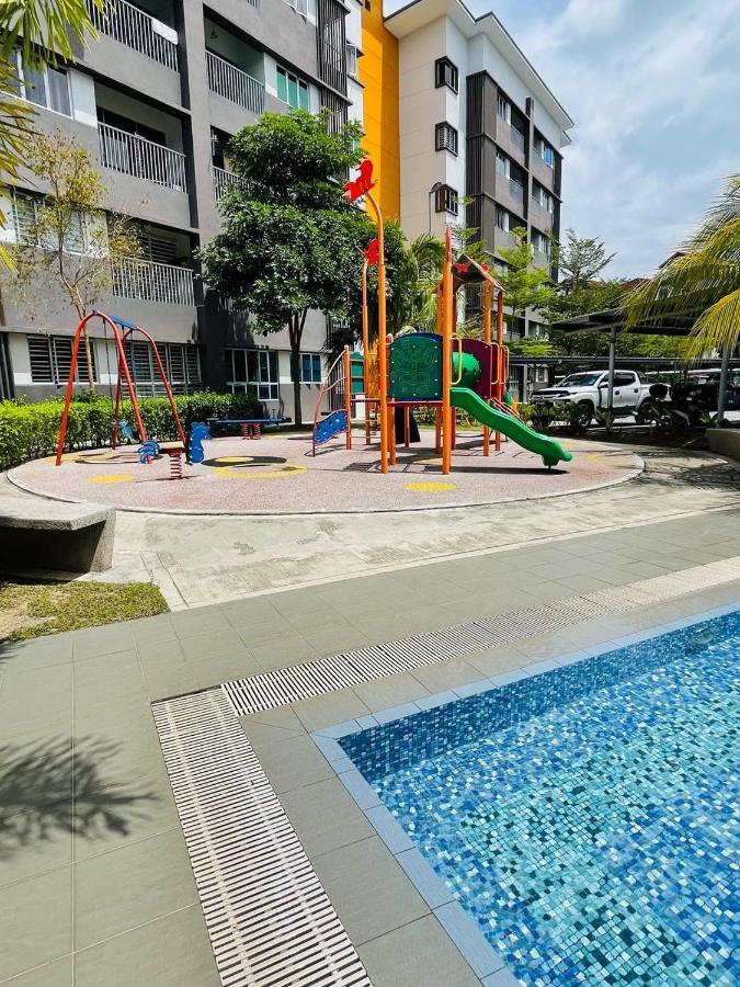 Wallaway2Stay Kiara Nilai Apartment 3 Bedroom ภายนอก รูปภาพ