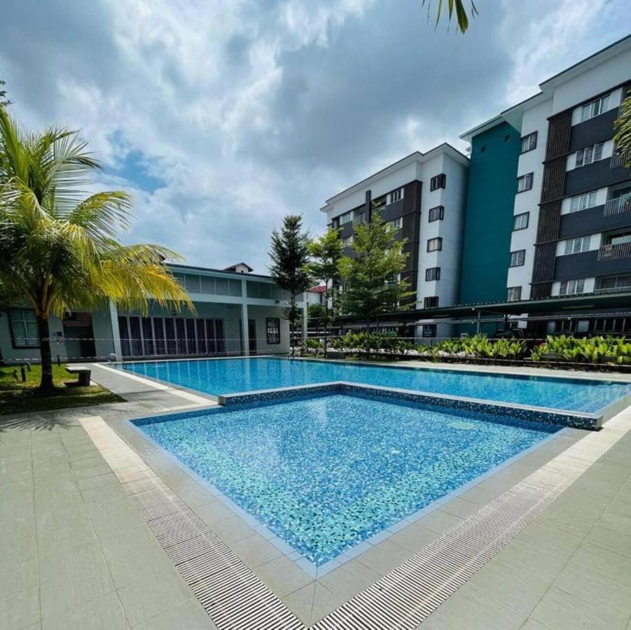 Wallaway2Stay Kiara Nilai Apartment 3 Bedroom ภายนอก รูปภาพ