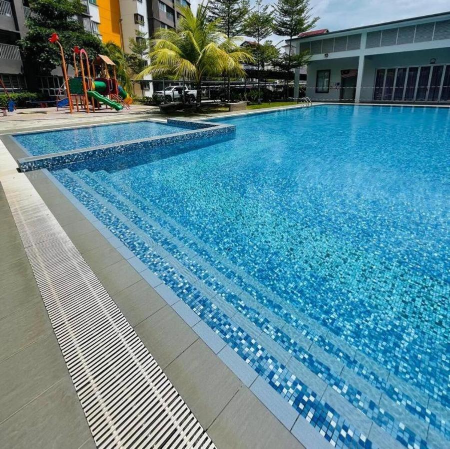 Wallaway2Stay Kiara Nilai Apartment 3 Bedroom ภายนอก รูปภาพ